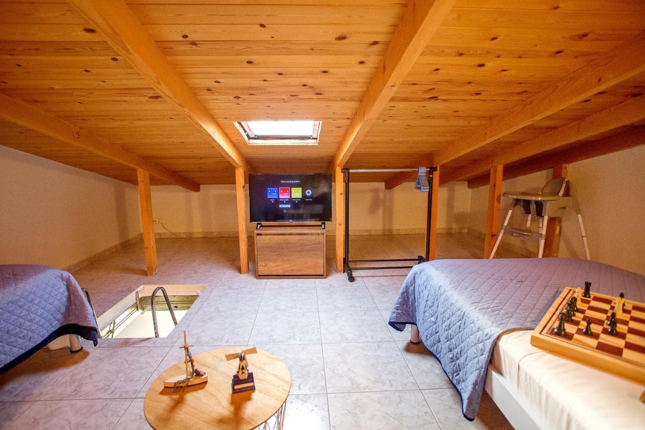 Holiday House Ioanna 2 - Loft Néa Péramos Exteriör bild