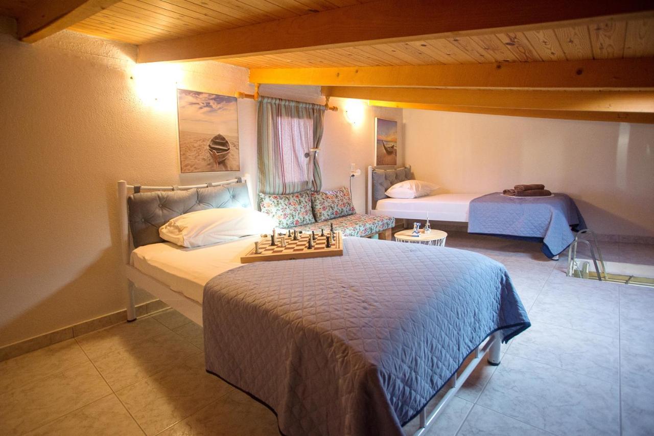 Holiday House Ioanna 2 - Loft Néa Péramos Exteriör bild